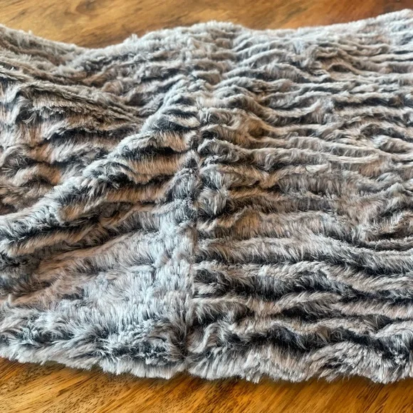 Mia & Tess wrap around neck scarf - Picture 6 of 12